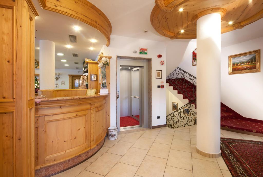 أرابّا Hotel Garni Laura المظهر الخارجي الصورة
