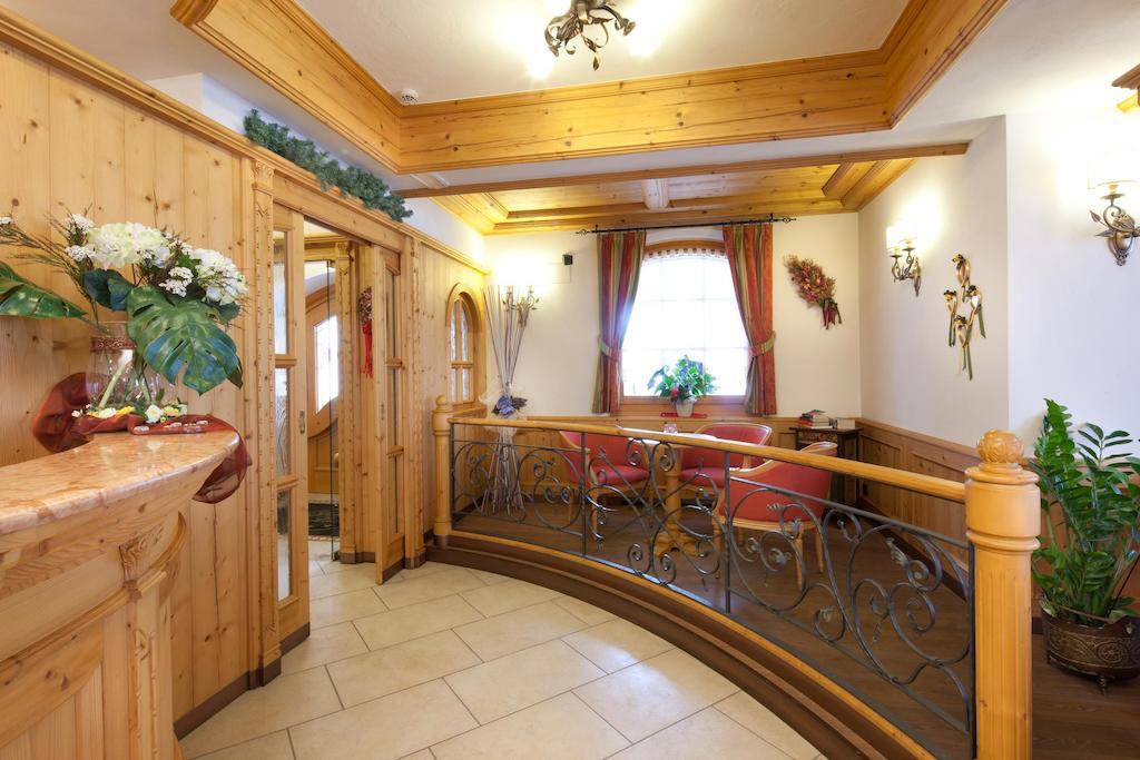 أرابّا Hotel Garni Laura المظهر الخارجي الصورة