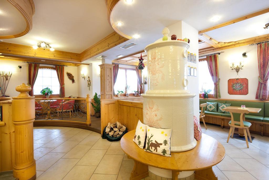 أرابّا Hotel Garni Laura المظهر الخارجي الصورة