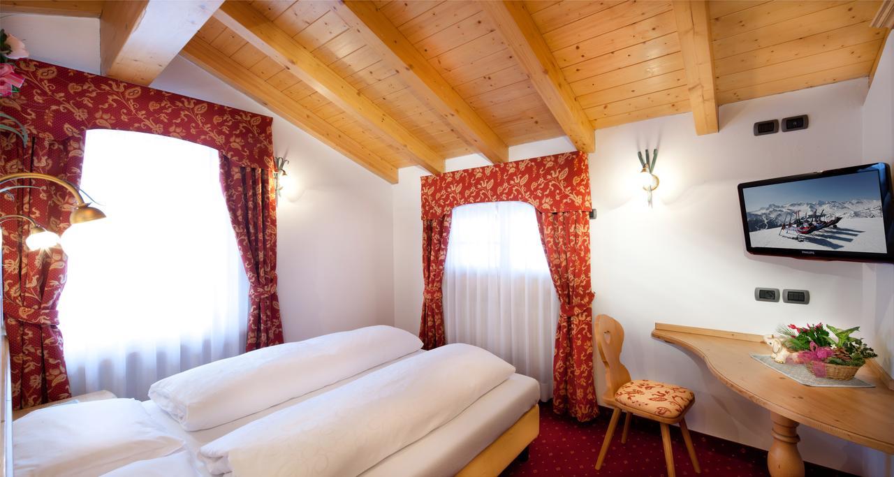 أرابّا Hotel Garni Laura المظهر الخارجي الصورة